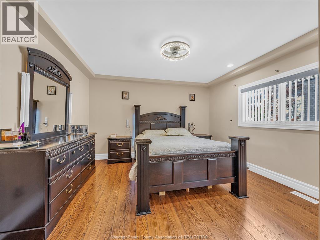 2848 Southridge, Windsor, ON - Indoor Photo Showing Bedroom