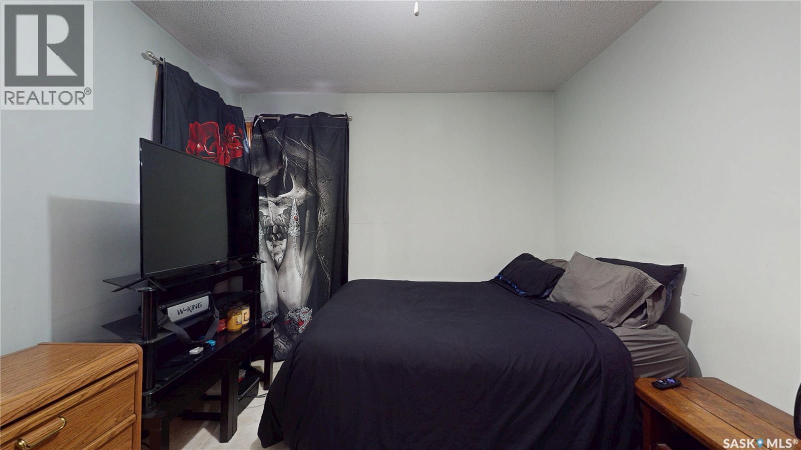114 Windfield Road, Regina, SK - Indoor Photo Showing Bedroom