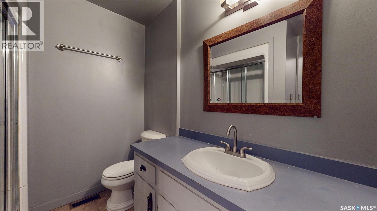 114 Windfield Road, Regina, SK - Indoor Photo Showing Bathroom