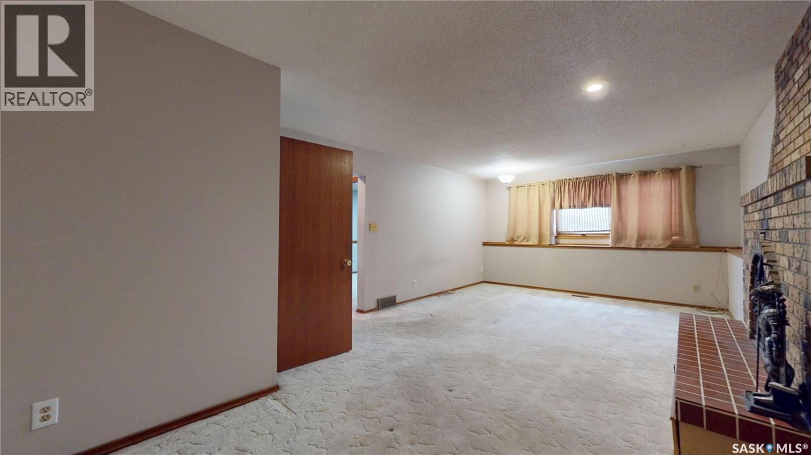 114 Windfield Road, Regina, SK - Indoor Photo Showing Other Room
