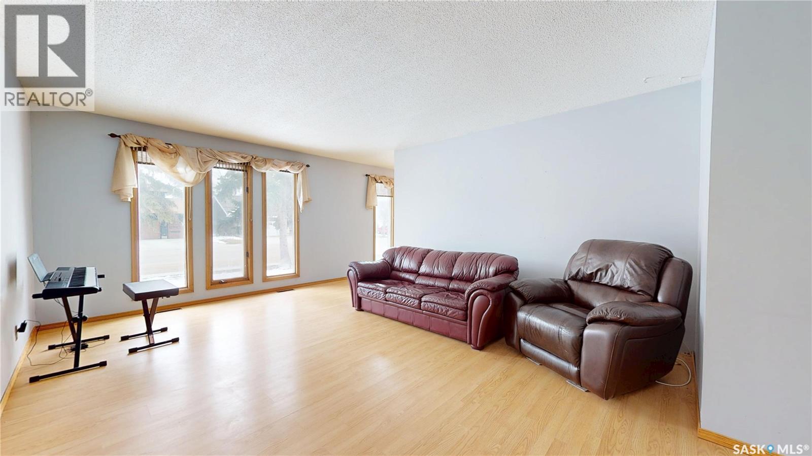114 Windfield Road, Regina, SK - Indoor Photo Showing Living Room