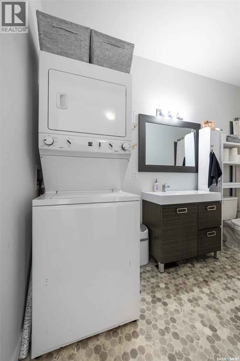 5501 Norseman Crescent, Regina, SK - Indoor Photo Showing Laundry Room
