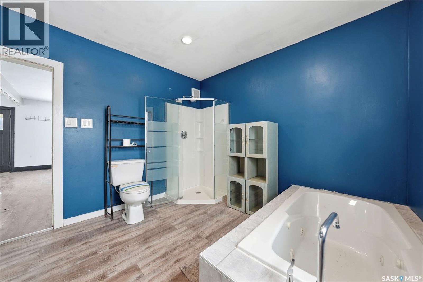 537 7Th Street E, Prince Albert, SK - Indoor Photo Showing Bathroom