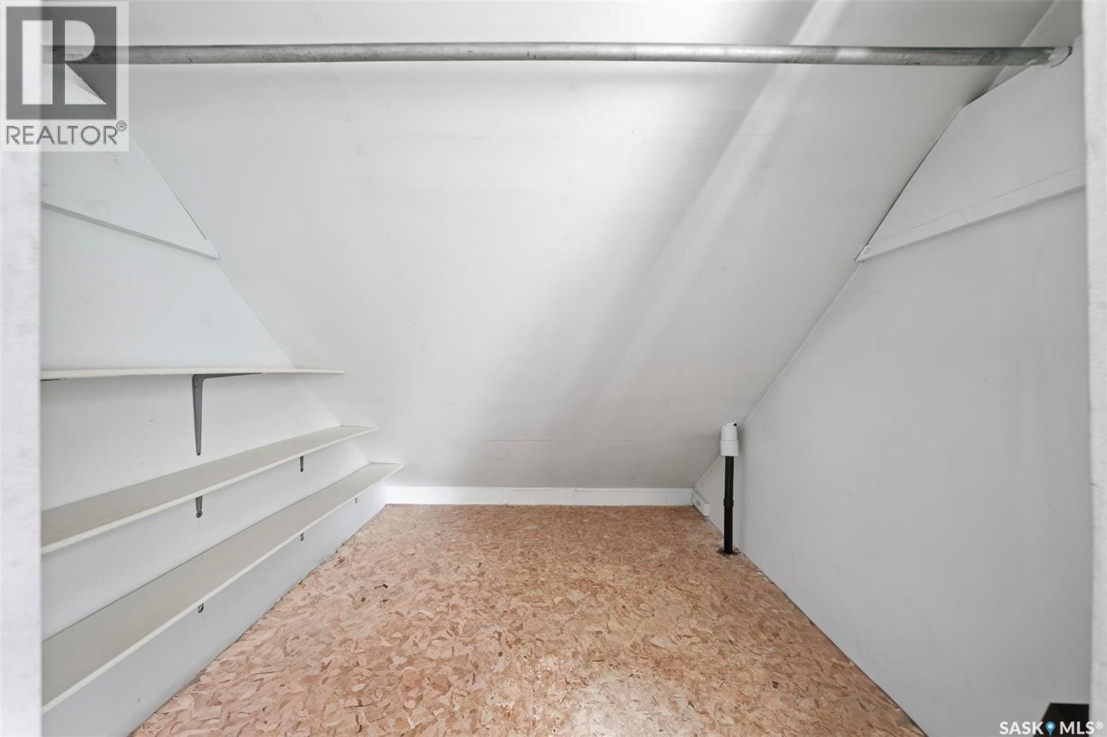 537 7Th Street E, Prince Albert, SK - Indoor With Storage