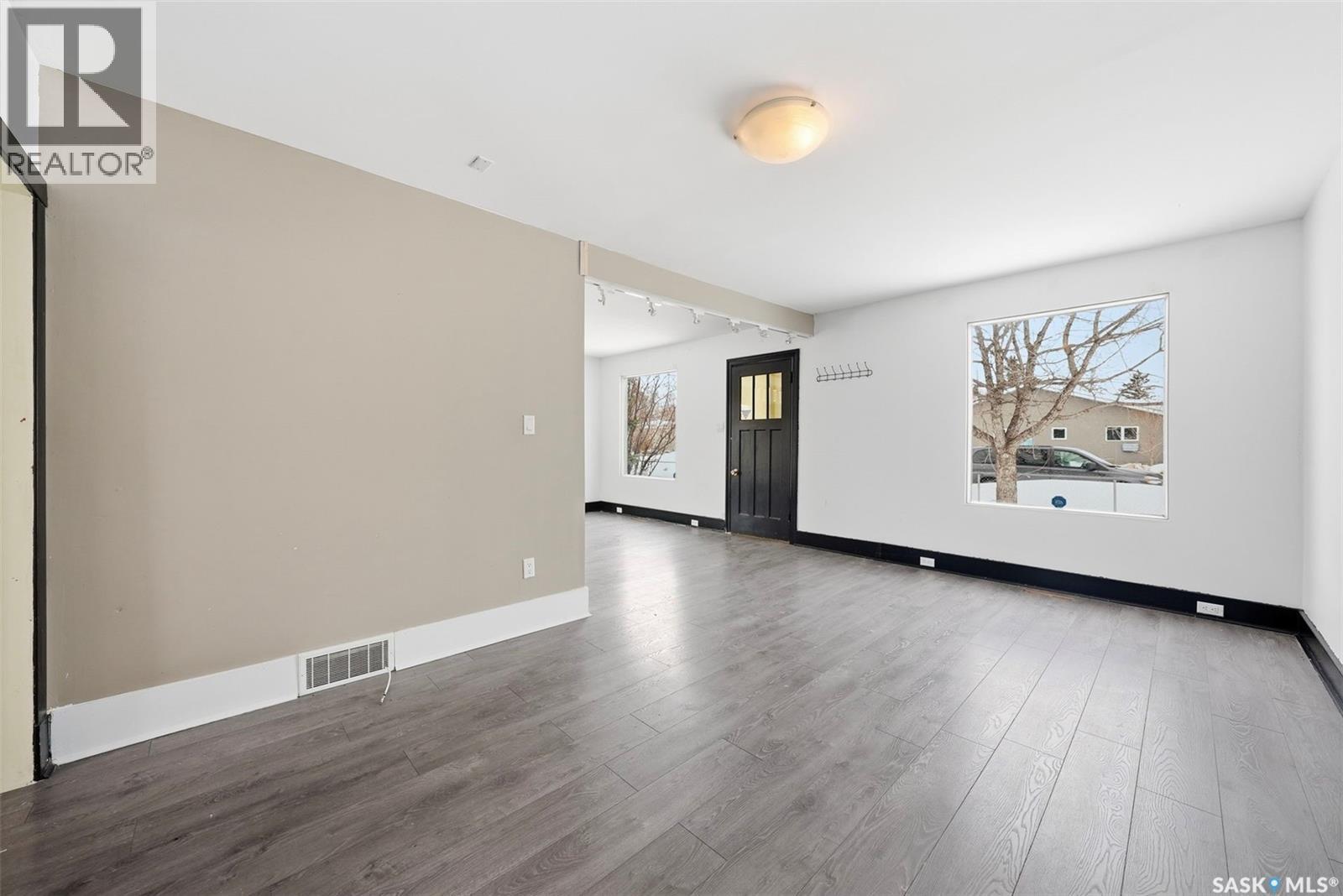 537 7Th Street E, Prince Albert, SK - Indoor Photo Showing Other Room