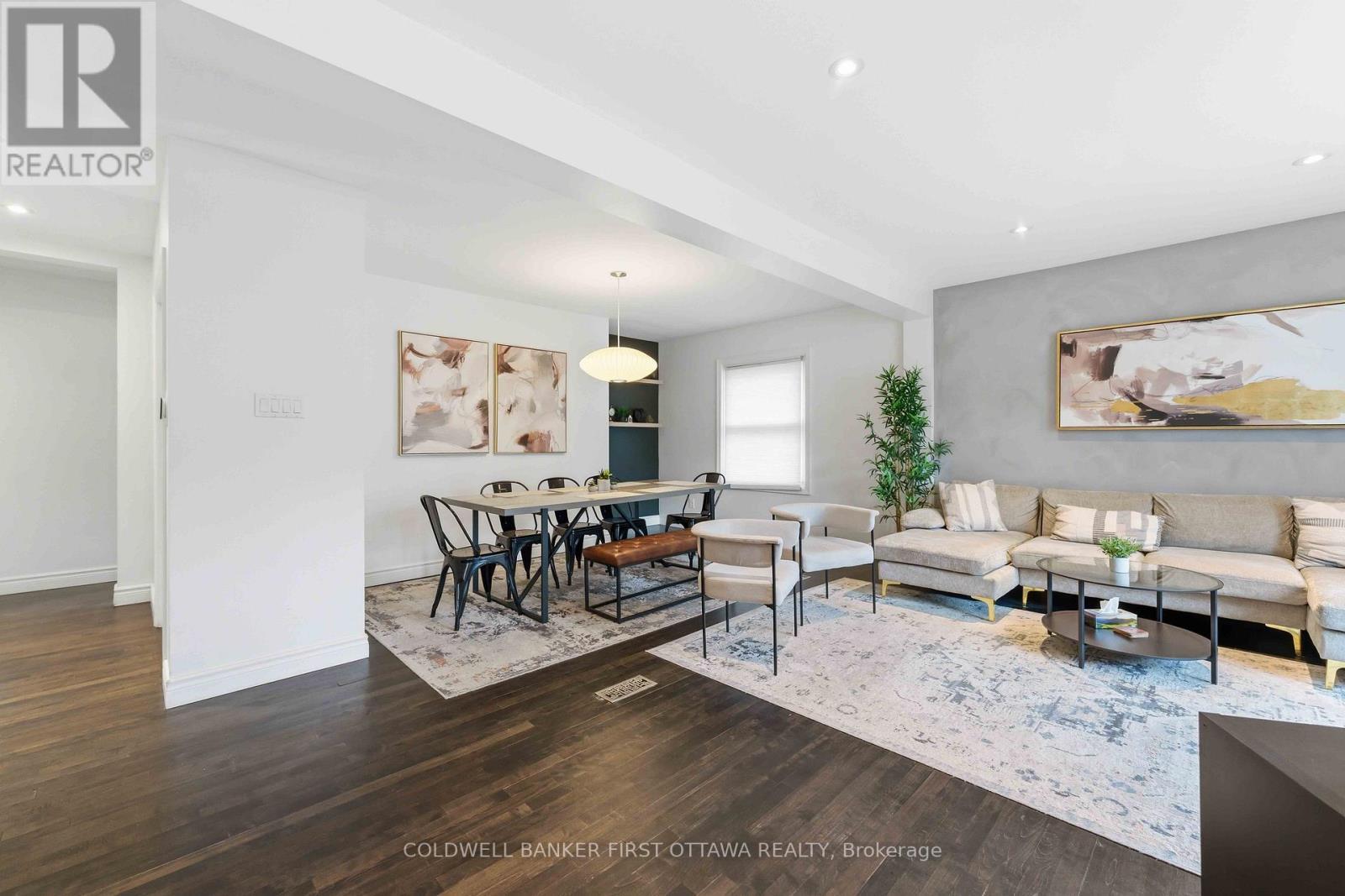 260 Keyworth Avenue, Ottawa, ON - Indoor Photo Showing Living Room