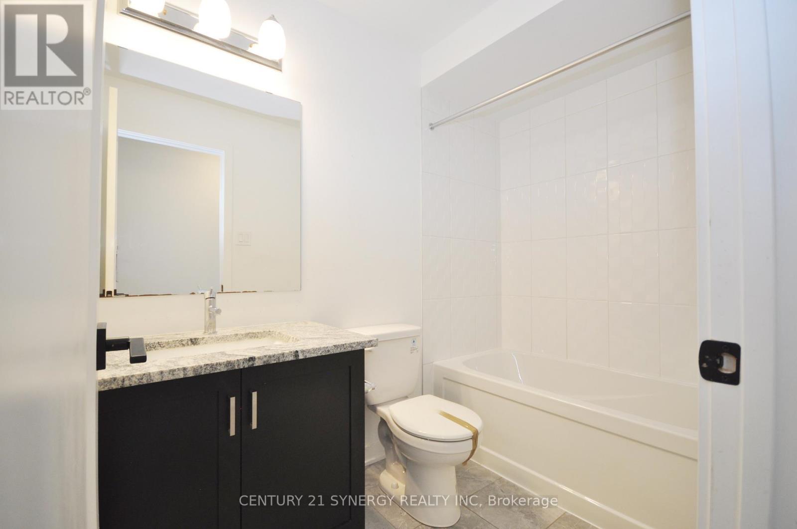 4-pc bathroom - 284 Ormiston Crescent, Ottawa, ON - Indoor Photo Showing Bathroom
