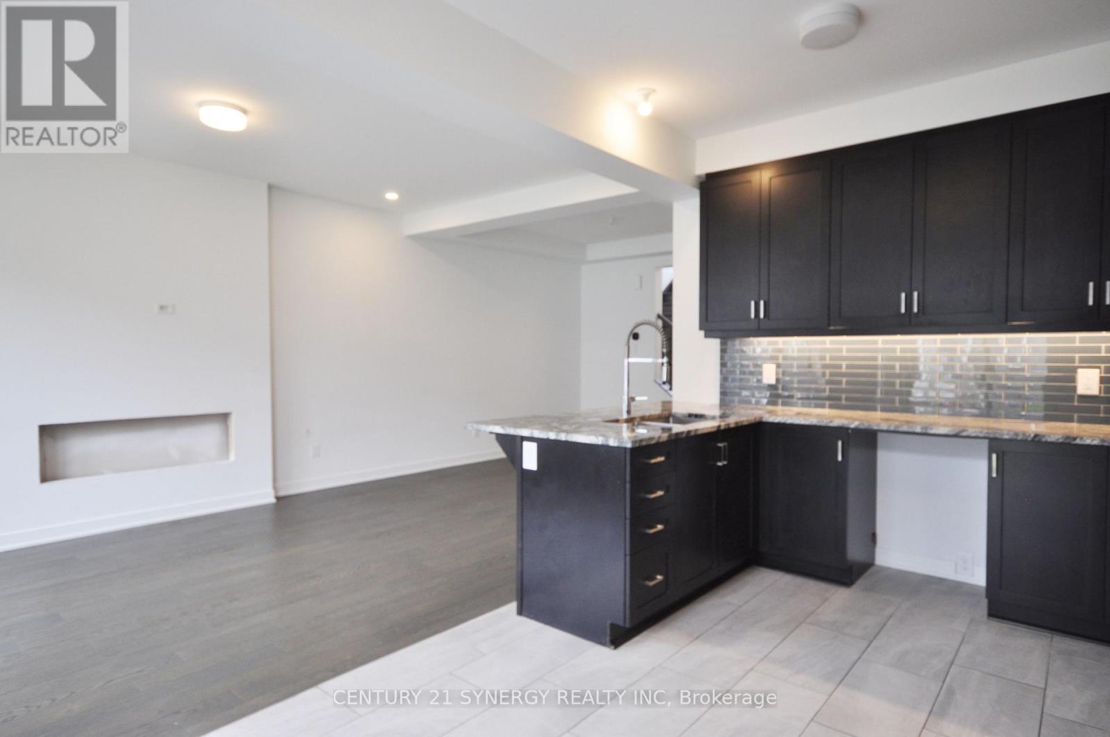 Open Concept - 284 Ormiston Crescent, Ottawa, ON - Indoor Photo Showing Kitchen