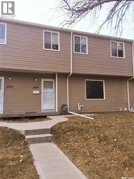 3906 Castle Road, Regina, SK - Outdoor With Exterior