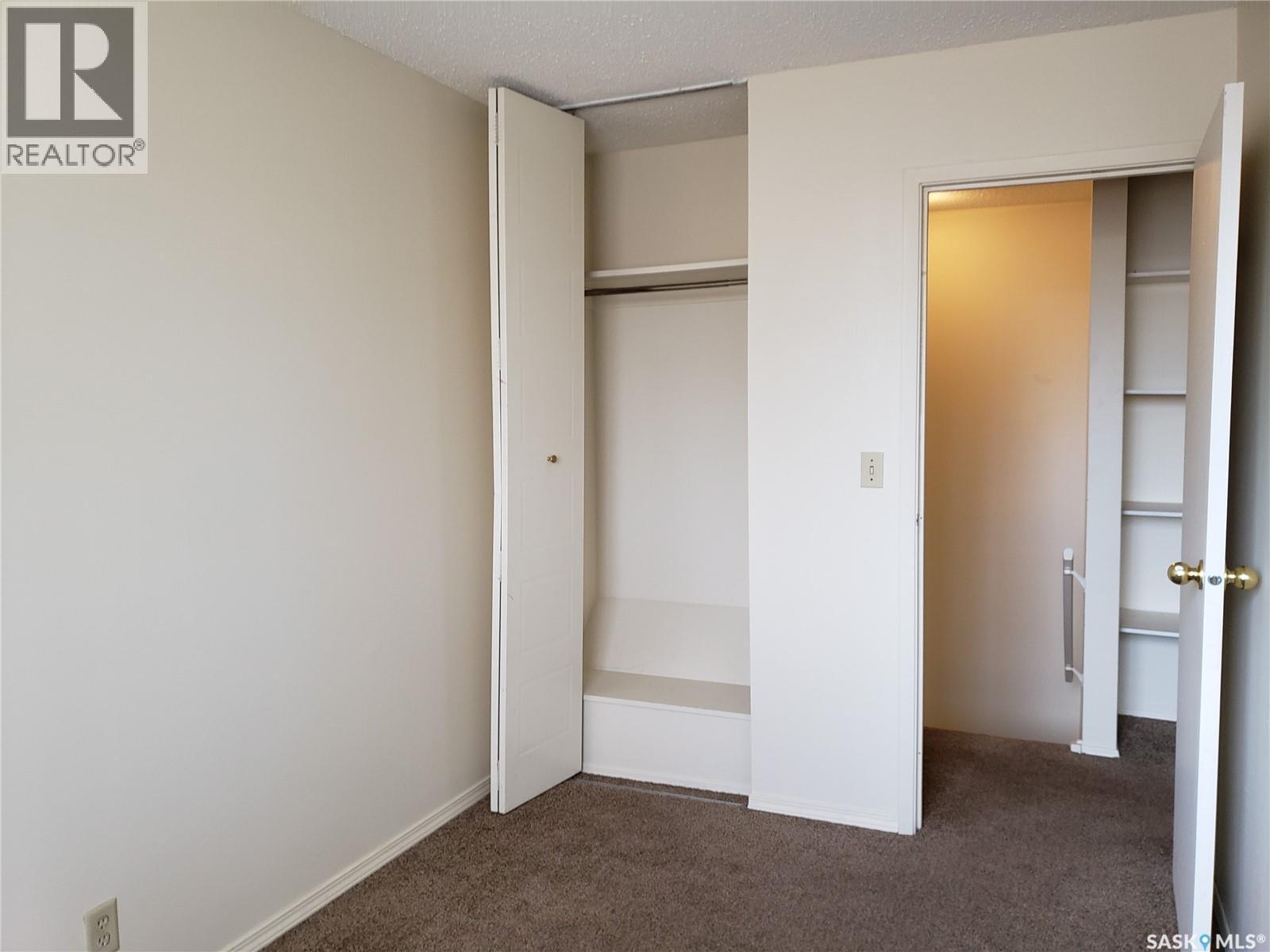 3906 Castle Road, Regina, SK - Indoor Photo Showing Other Room