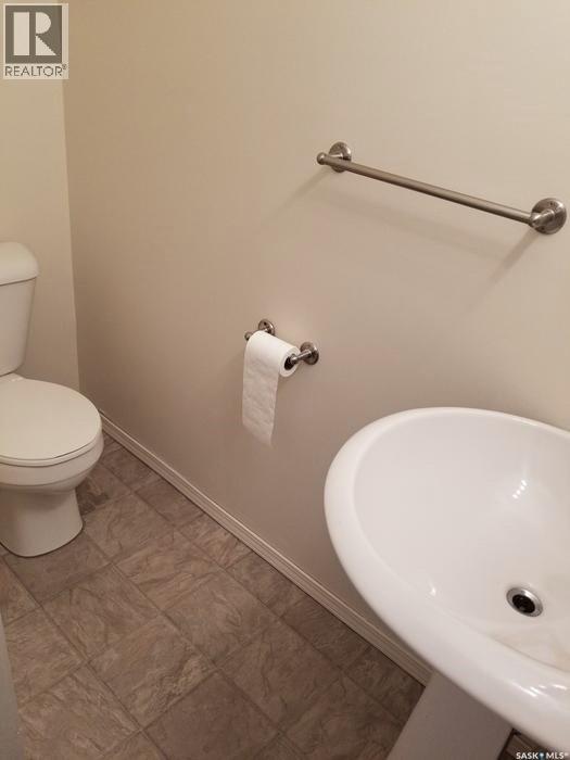 3906 Castle Road, Regina, SK - Indoor Photo Showing Bathroom