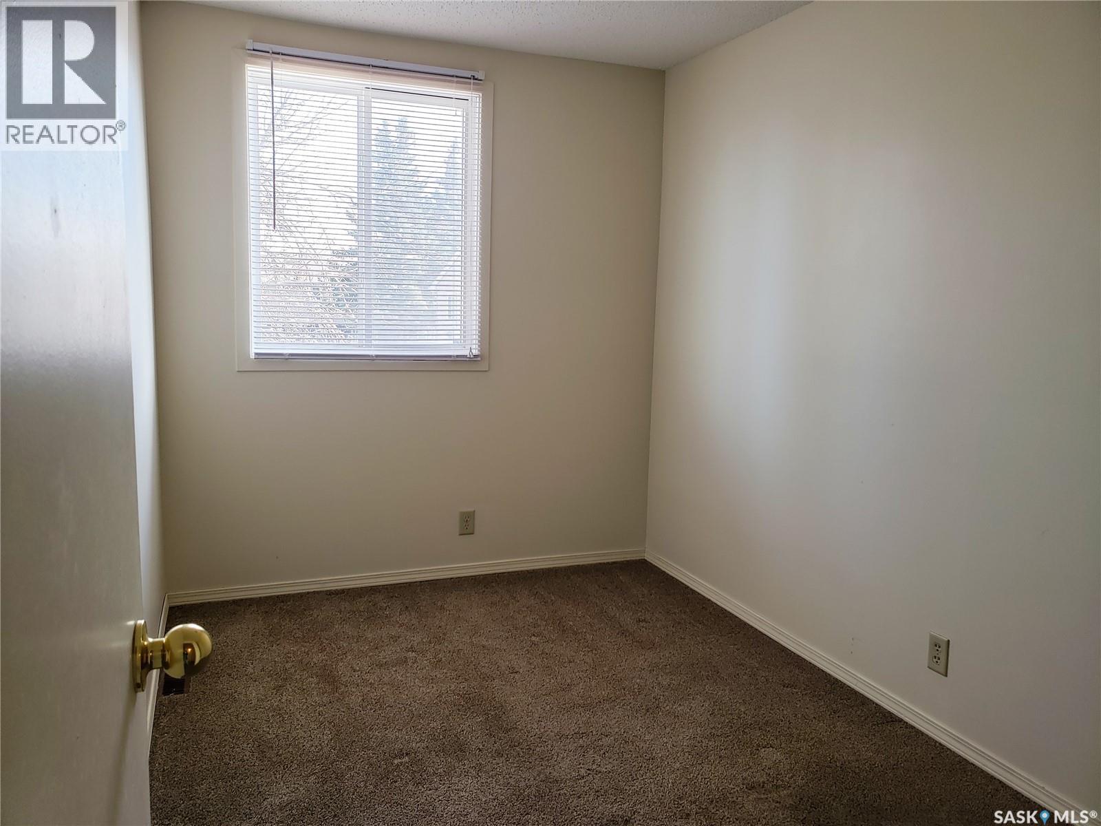 3906 Castle Road, Regina, SK - Indoor Photo Showing Other Room