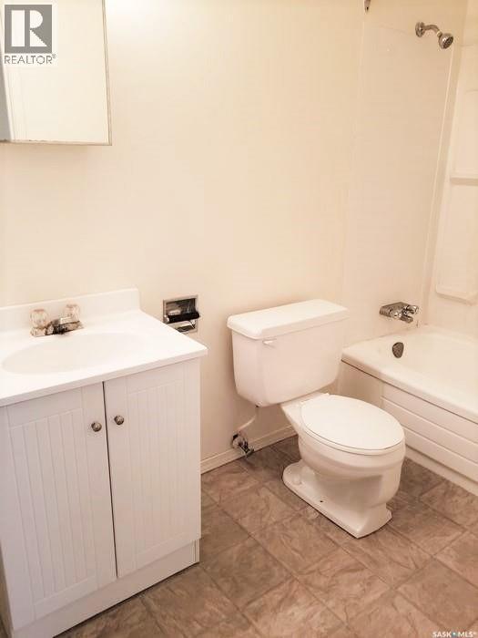 3906 Castle Road, Regina, SK - Indoor Photo Showing Bathroom
