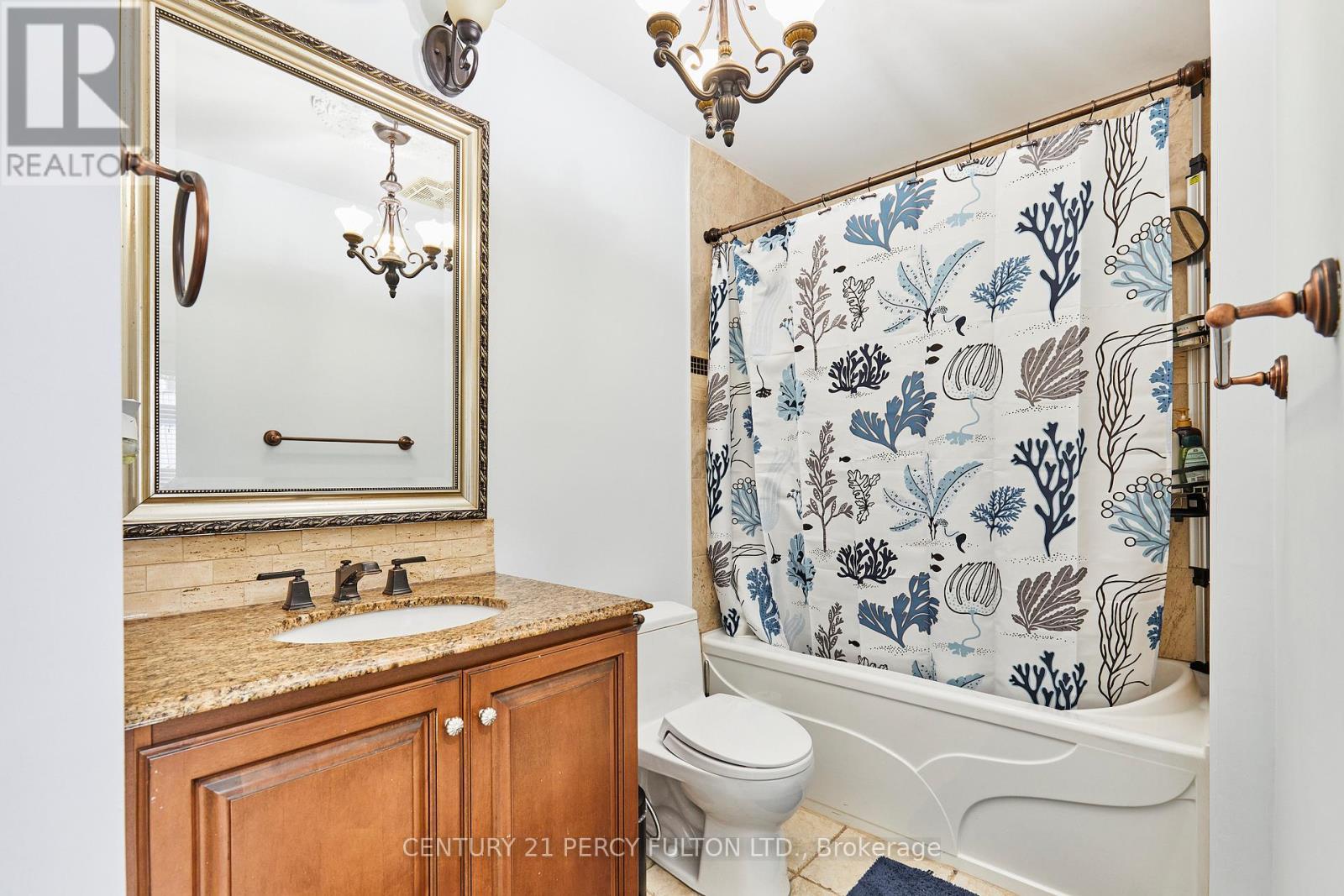 483 Ormond Drive, Oshawa, ON - Indoor Photo Showing Bathroom