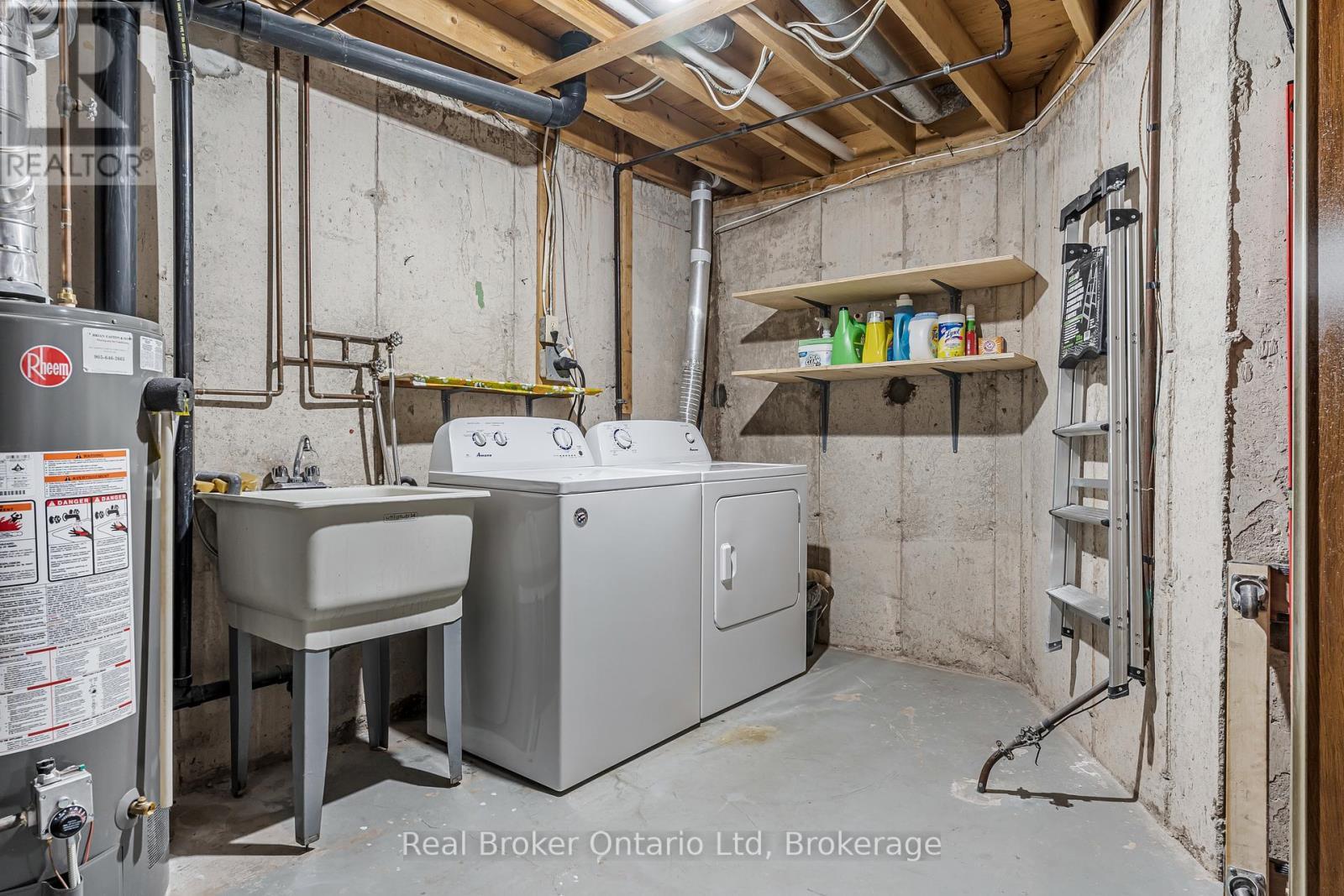 8 - 5982 Dunn Street, Niagara Falls (Arad/Fallsview), ON - Indoor Photo Showing Laundry Room