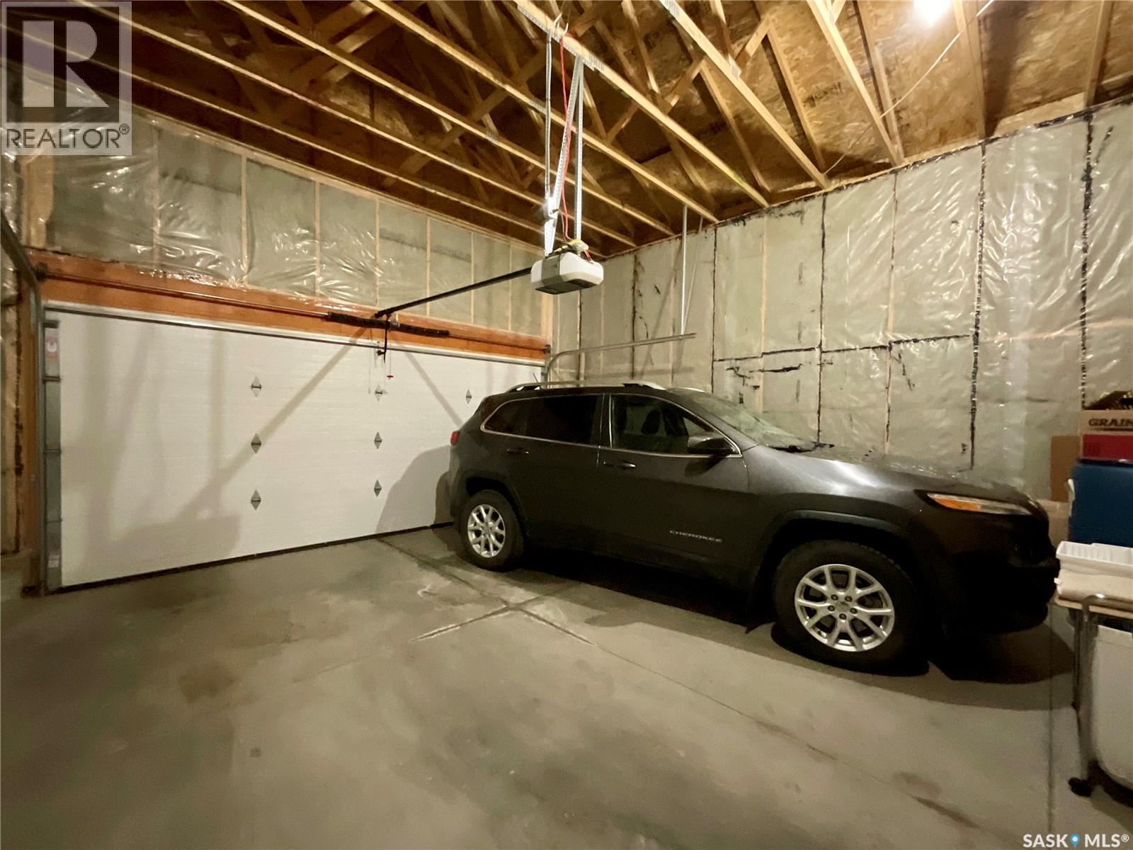 2632 Makowsky Crescent, Regina, SK - Indoor Photo Showing Garage