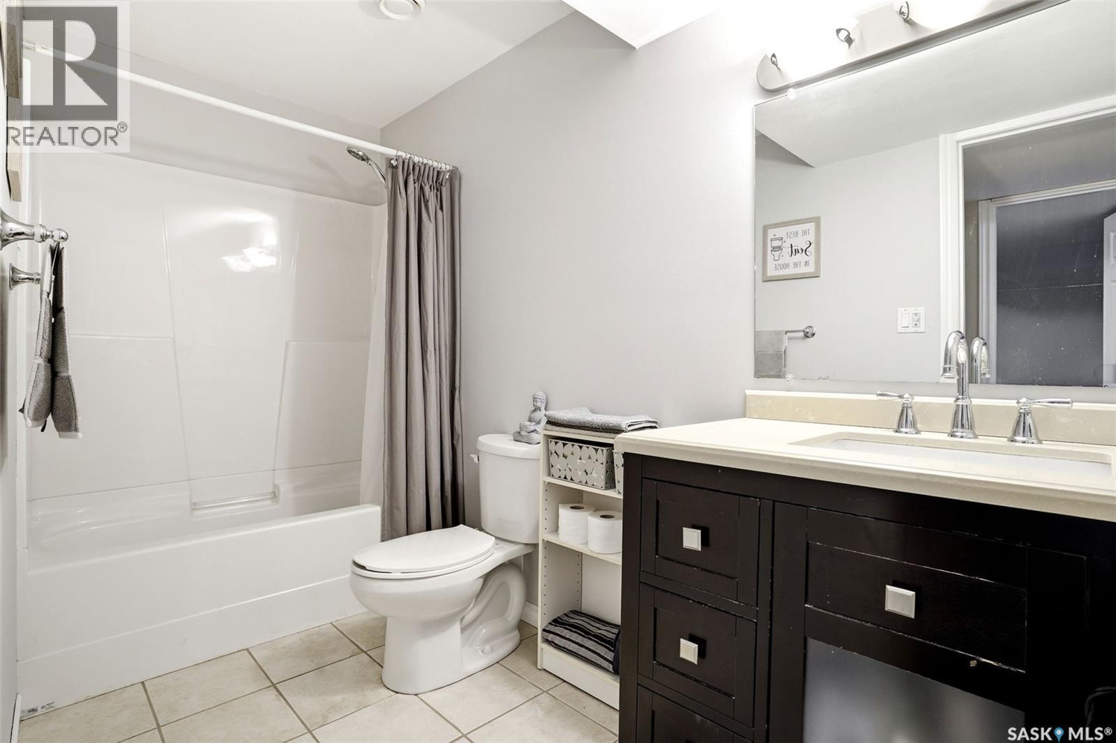 2839 Sunninghill Crescent, Regina, SK - Indoor Photo Showing Bathroom