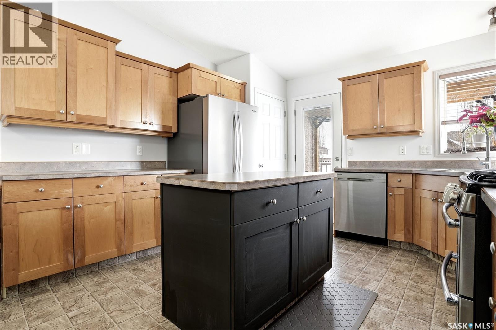 2839 Sunninghill Crescent, Regina, SK - Indoor Photo Showing Kitchen