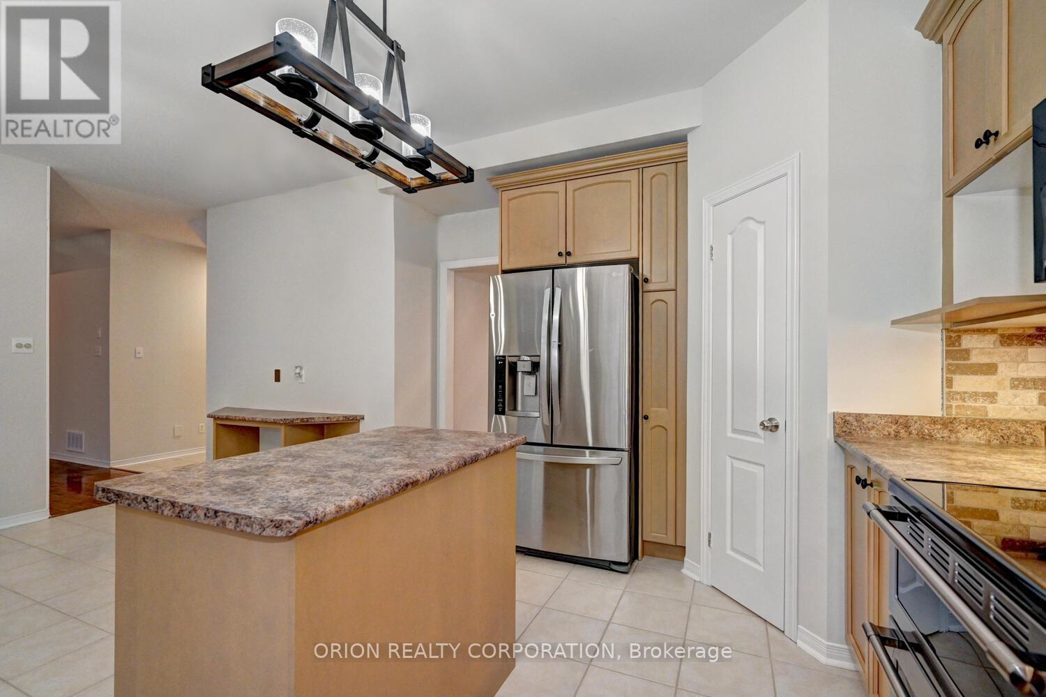 48 Apple Ridge Drive, Kitchener, ON - Indoor Photo Showing Kitchen