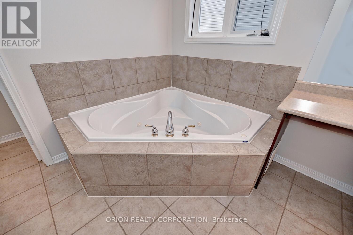 48 Apple Ridge Drive, Kitchener, ON - Indoor Photo Showing Bathroom
