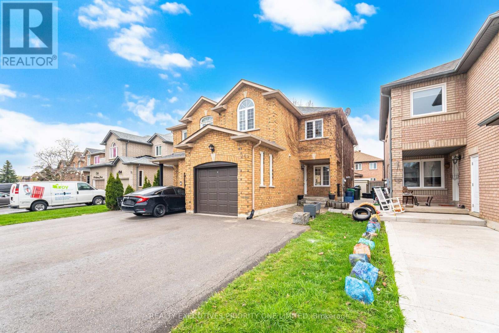 24 Archbury Circle, Caledon, ON - Outdoor With Facade