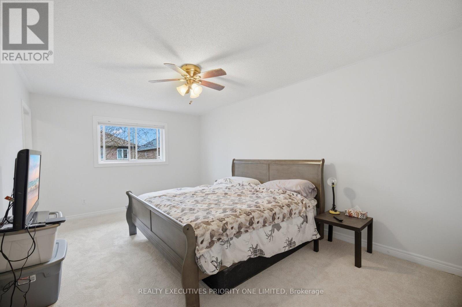 24 Archbury Circle, Caledon, ON - Indoor Photo Showing Bedroom