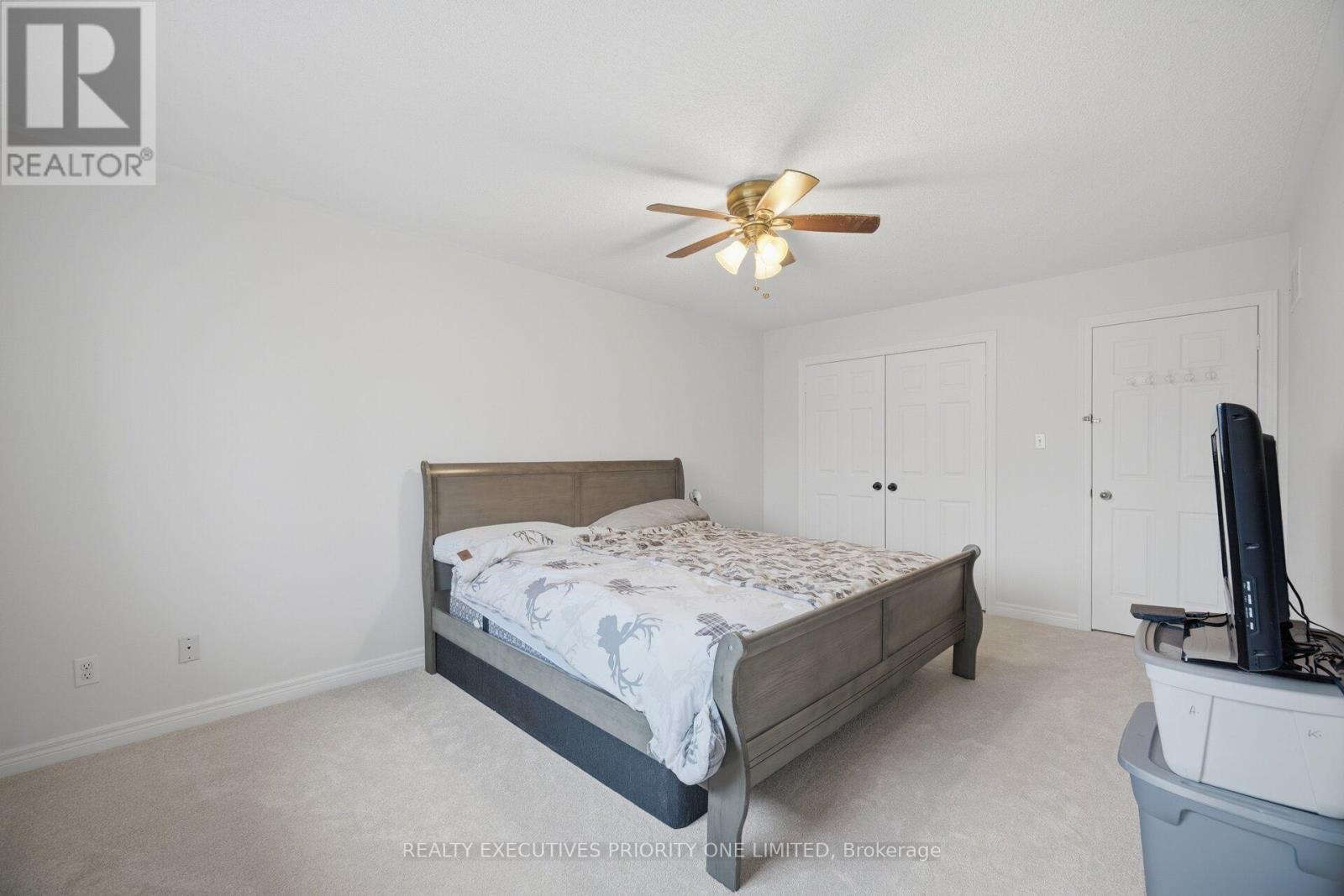 24 Archbury Circle, Caledon, ON - Indoor Photo Showing Bedroom