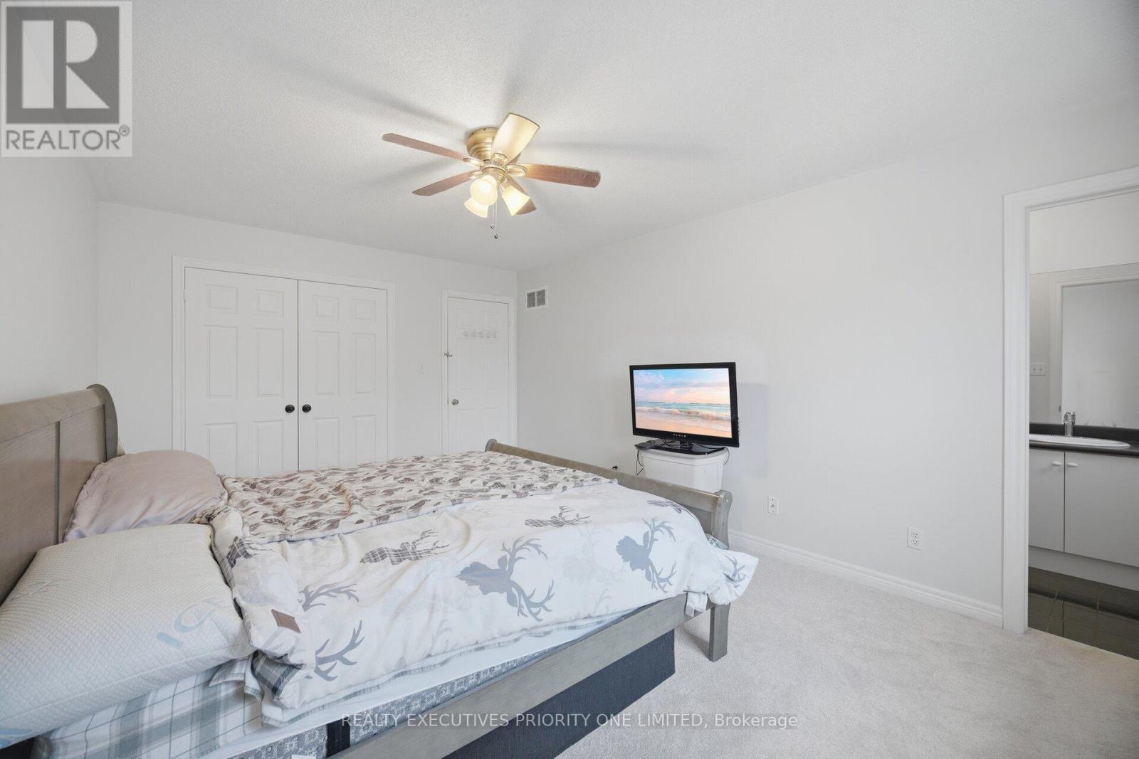 24 Archbury Circle, Caledon, ON - Indoor Photo Showing Bedroom