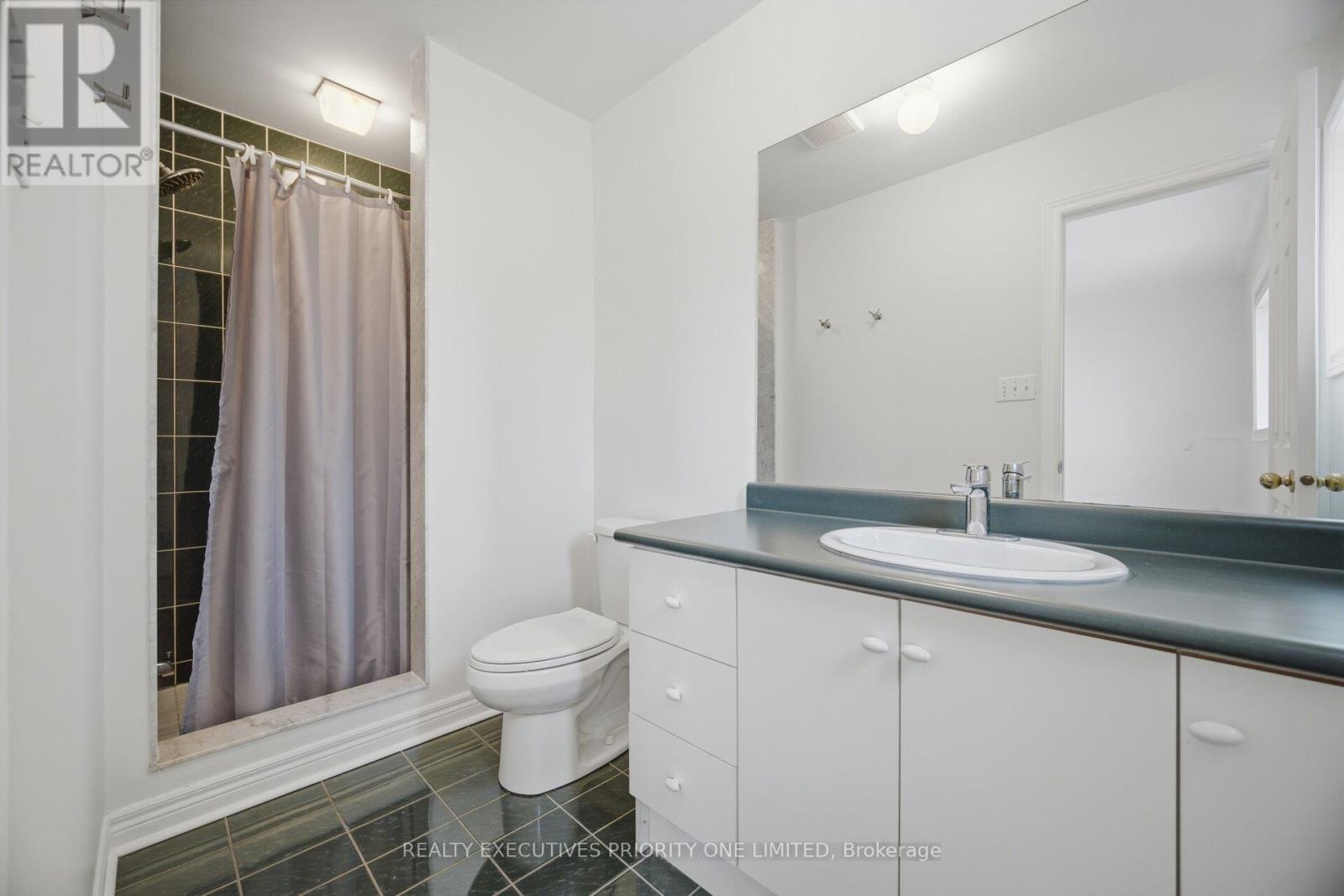 24 Archbury Circle, Caledon, ON - Indoor Photo Showing Bathroom