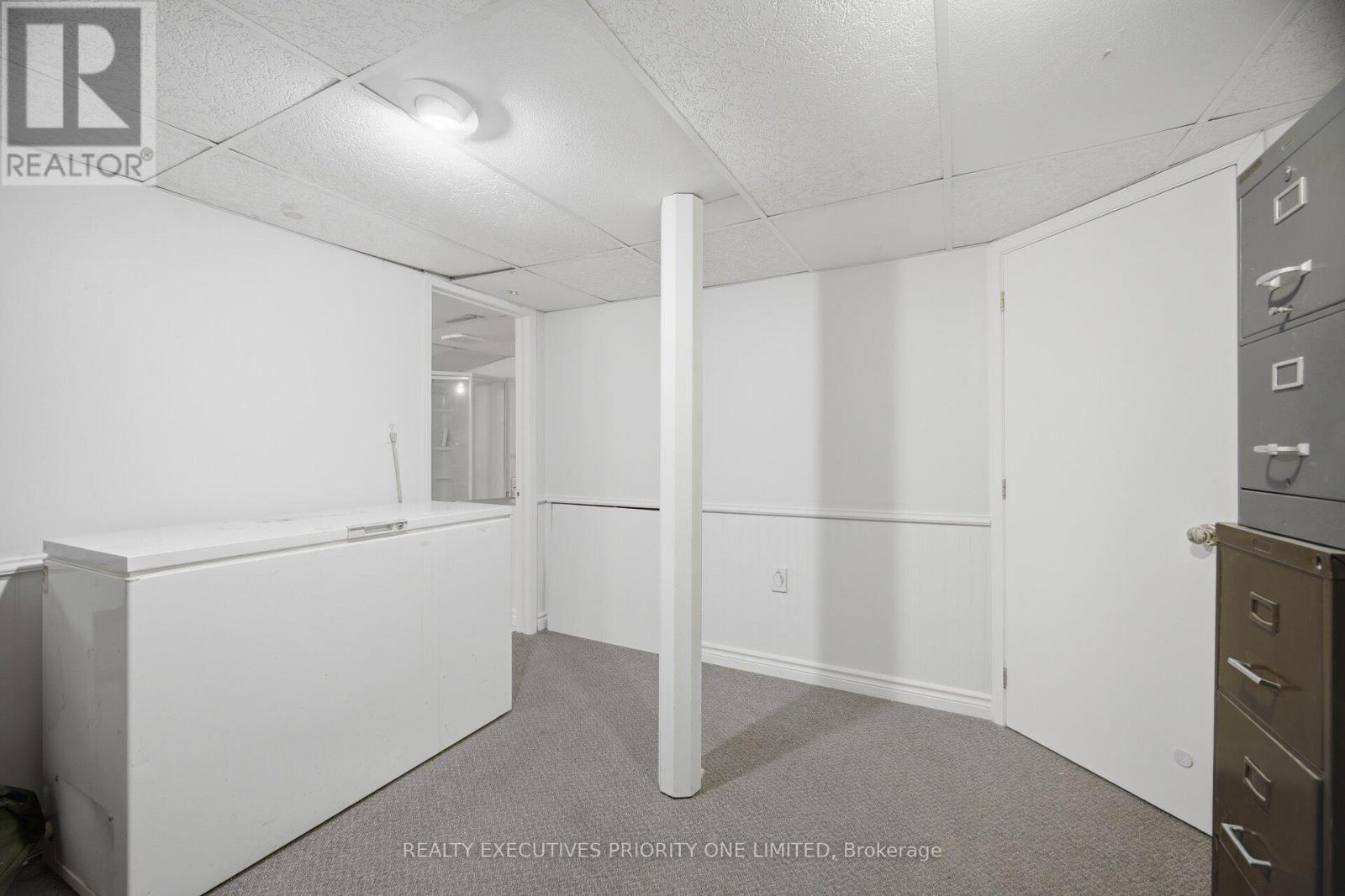 24 Archbury Circle, Caledon, ON - Indoor Photo Showing Other Room