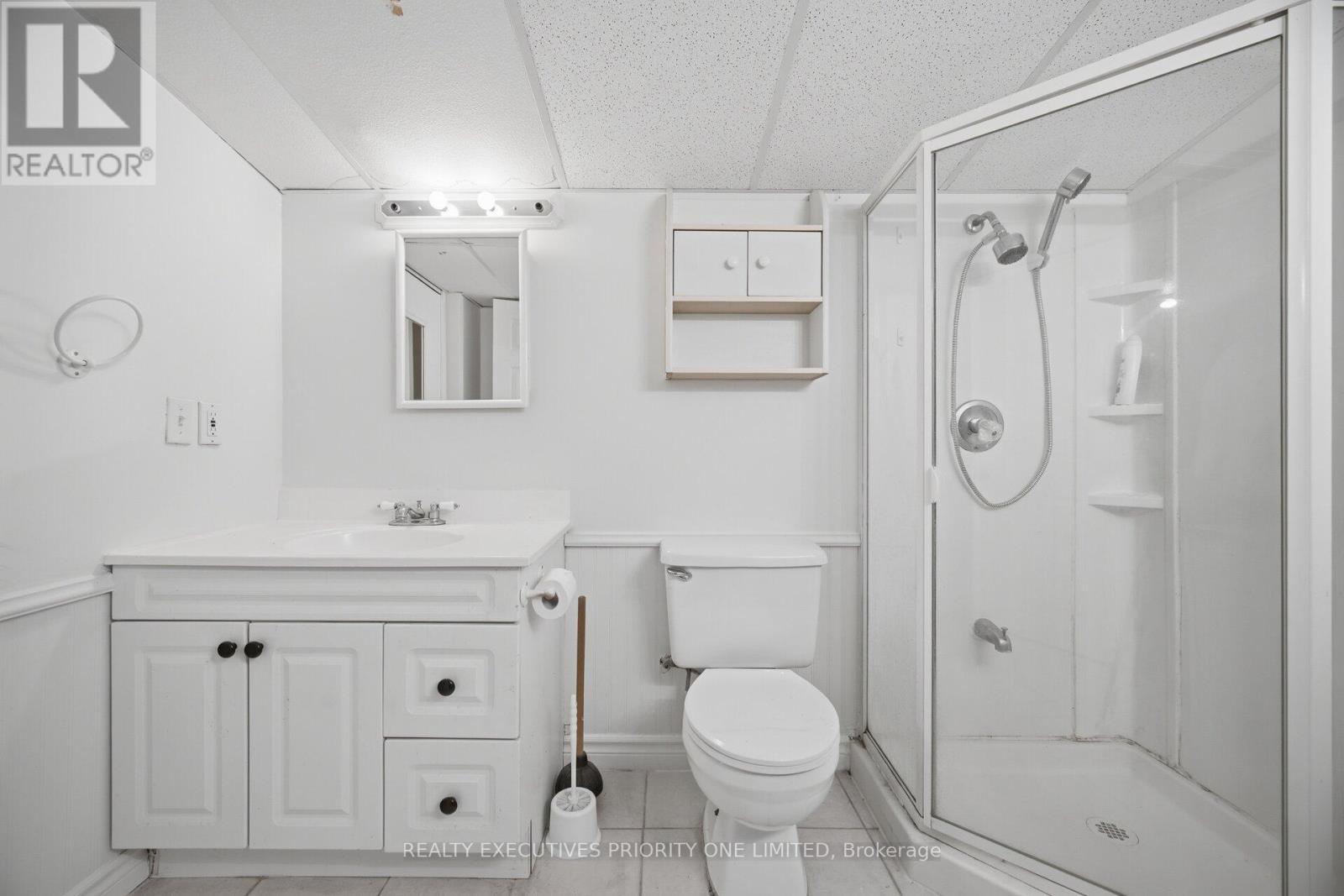 24 Archbury Circle, Caledon, ON - Indoor Photo Showing Bathroom