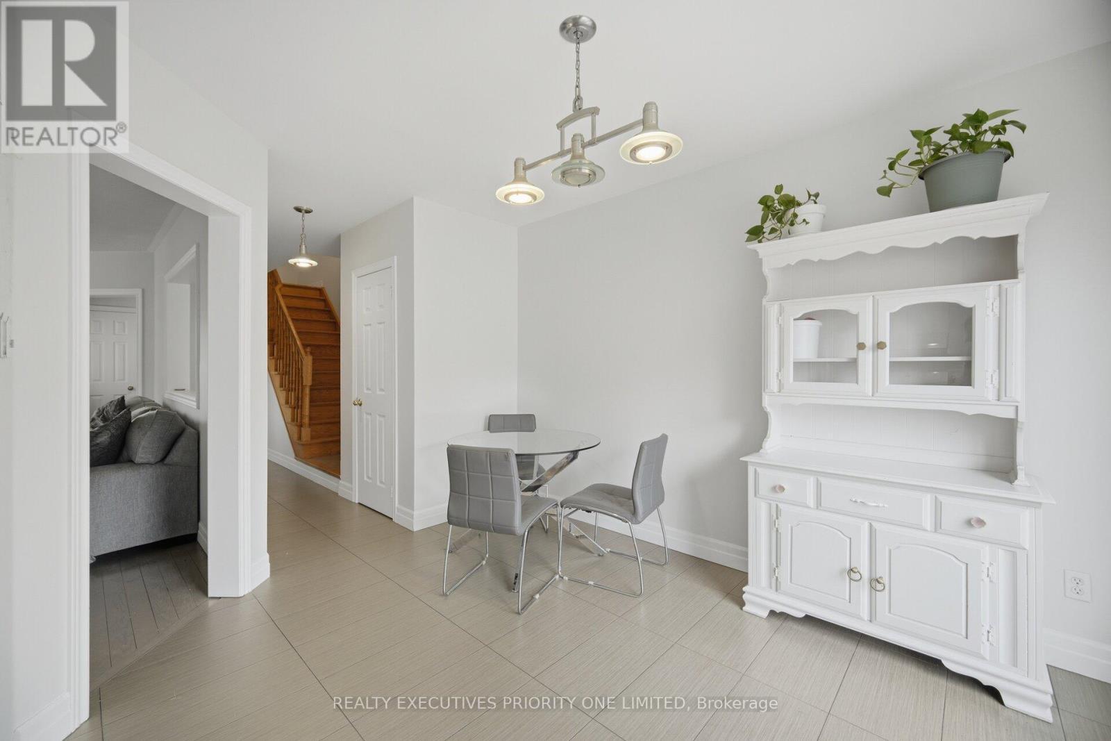 24 Archbury Circle, Caledon, ON - Indoor