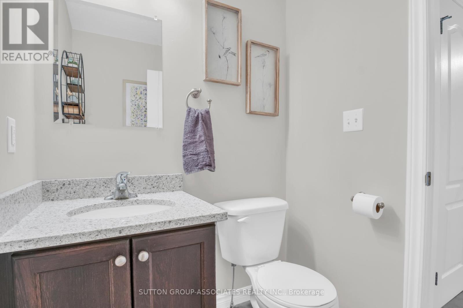 166 Maple Street, Mapleton, ON - Indoor Photo Showing Bathroom