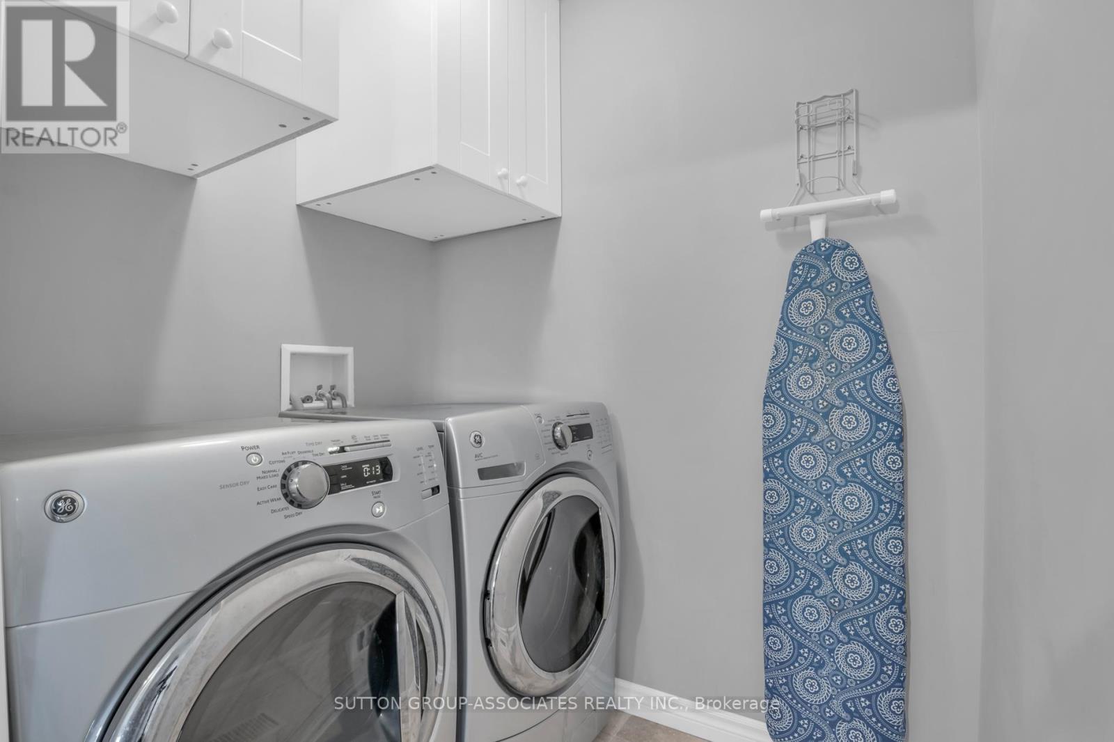 166 Maple Street, Mapleton, ON - Indoor Photo Showing Laundry Room