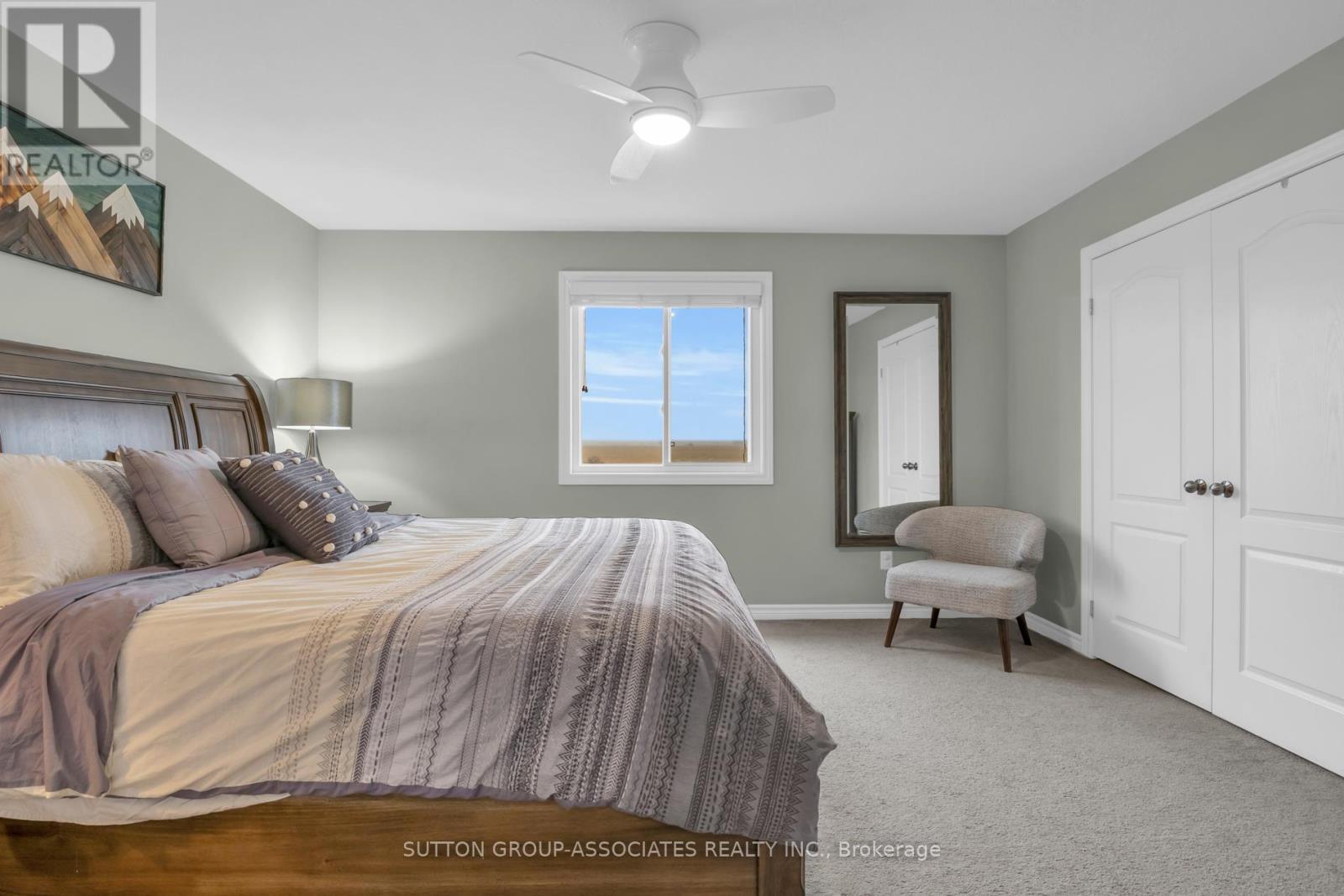166 Maple Street, Mapleton, ON - Indoor Photo Showing Bedroom