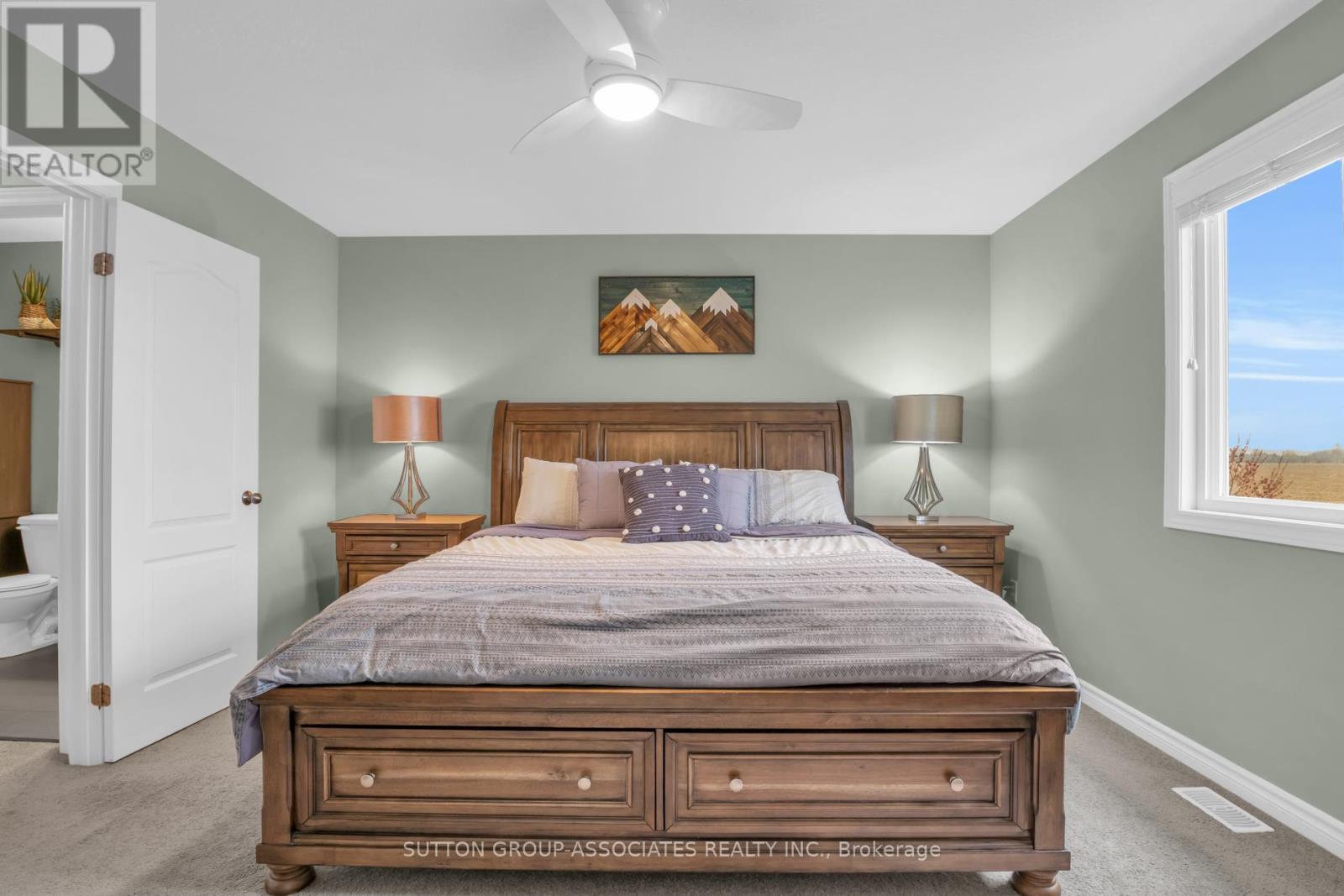 166 Maple Street, Mapleton, ON - Indoor Photo Showing Bedroom