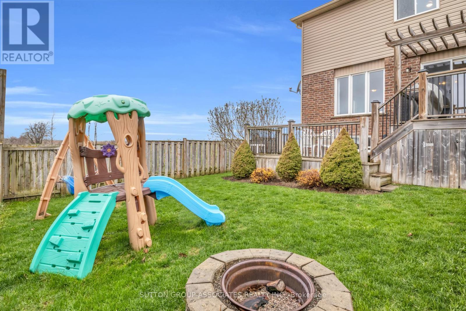 166 Maple Street, Mapleton, ON - Outdoor