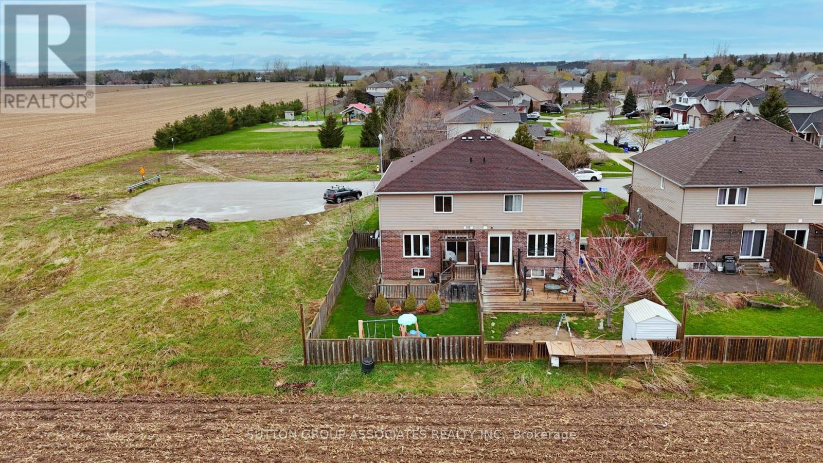 166 Maple Street, Mapleton, ON - Outdoor