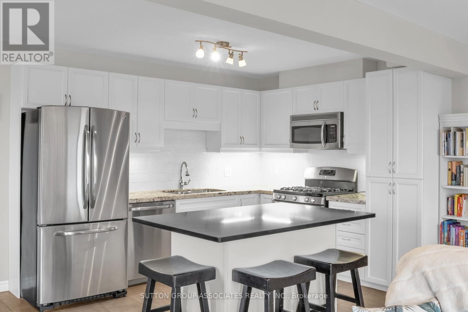 166 Maple Street, Mapleton, ON - Indoor Photo Showing Kitchen With Stainless Steel Kitchen With Upgraded Kitchen