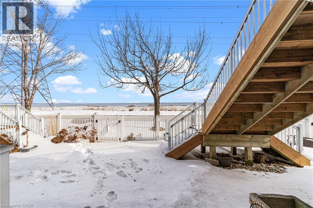 337 Beach Boulevard Unit# 3, Hamilton, ON - Outdoor