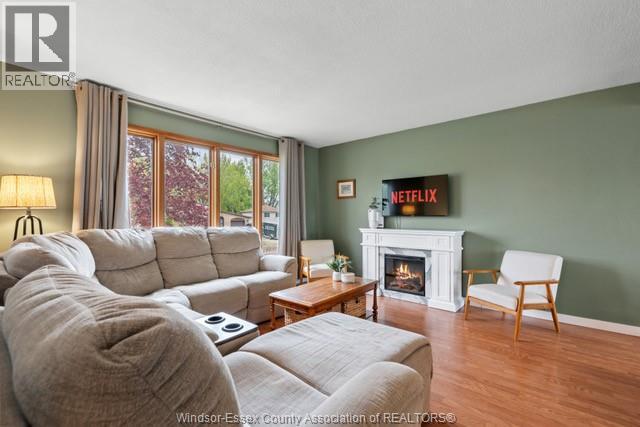 28 Vanier Drive, Tilbury, ON - Indoor Photo Showing Living Room With Fireplace