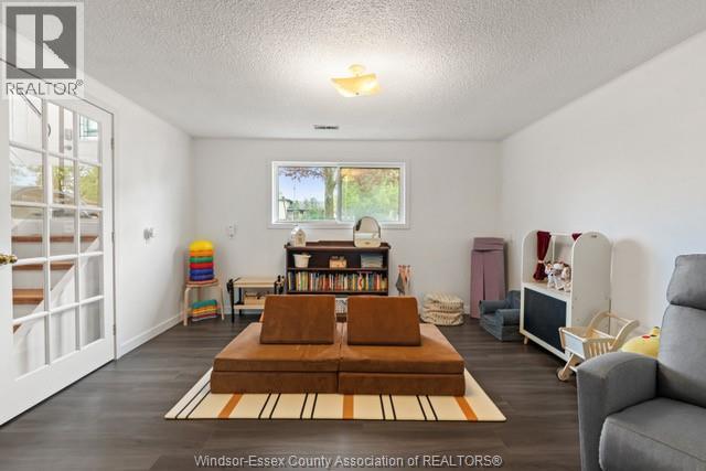 28 Vanier Drive, Tilbury, ON - Indoor
