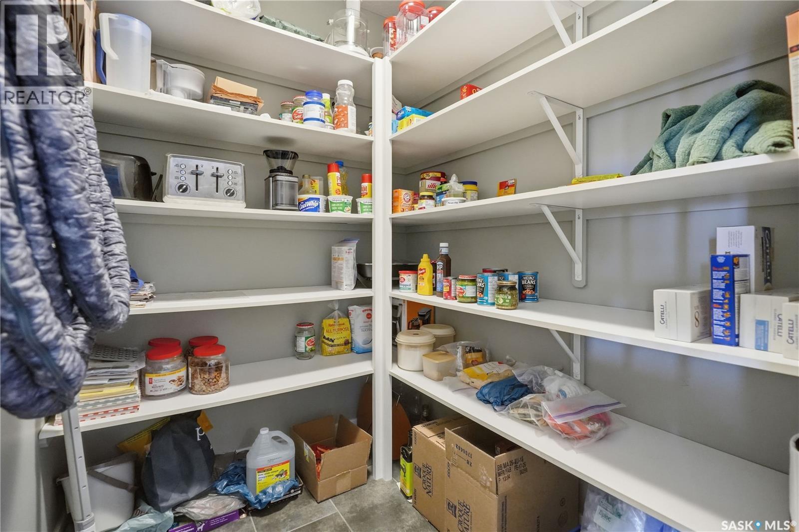 4009 Alton Crescent, Regina, SK - Indoor With Storage