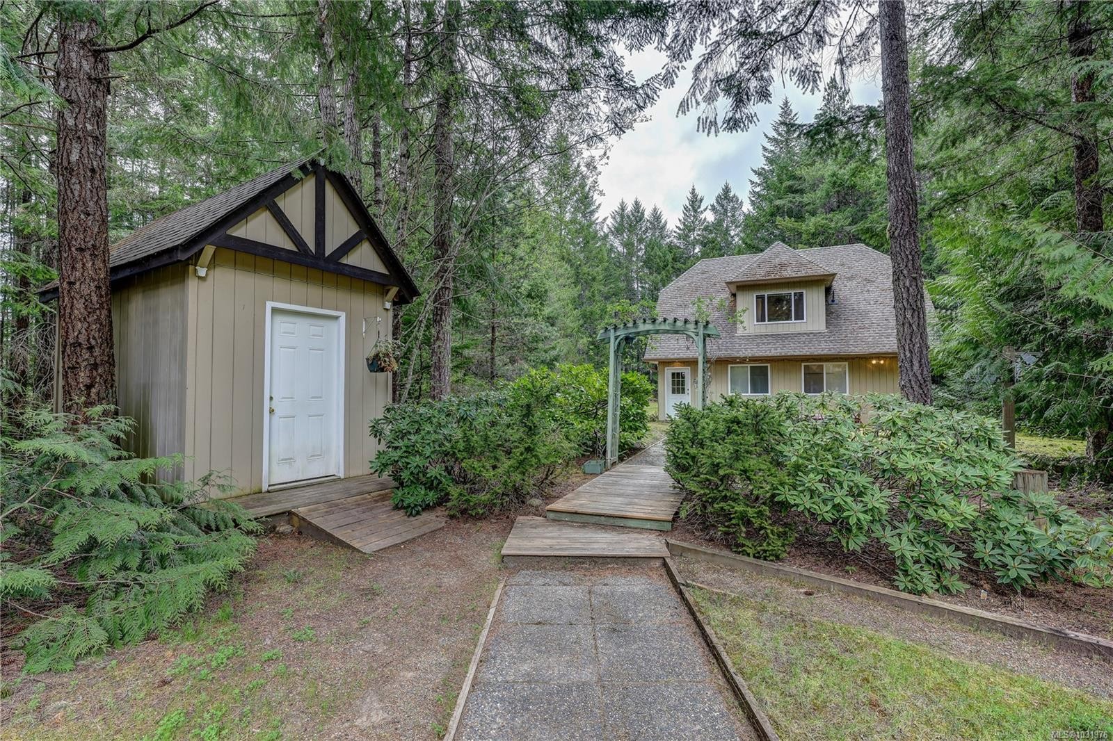 1377 Meadowood Way, Qualicum Beach, BC