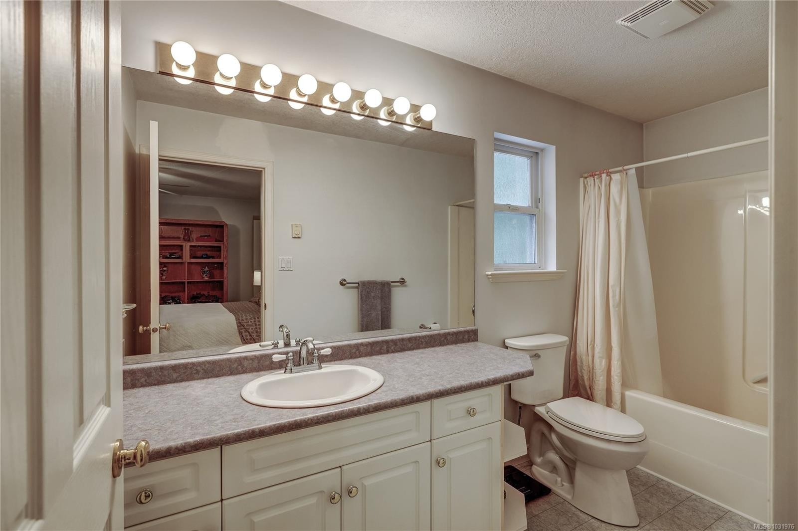 1377 Meadowood Way, Qualicum Beach, BC