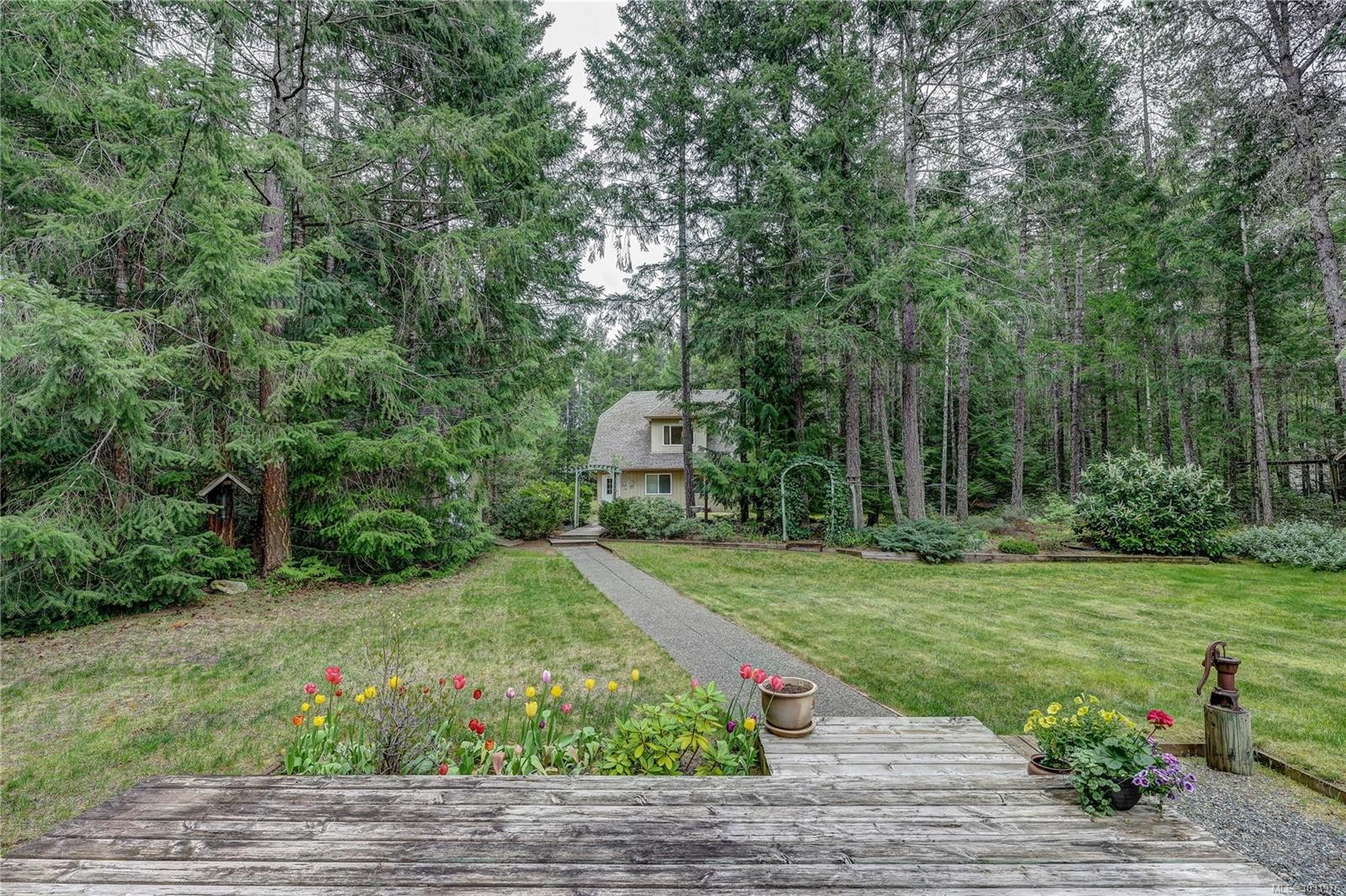 1377 Meadowood Way, Qualicum Beach, BC