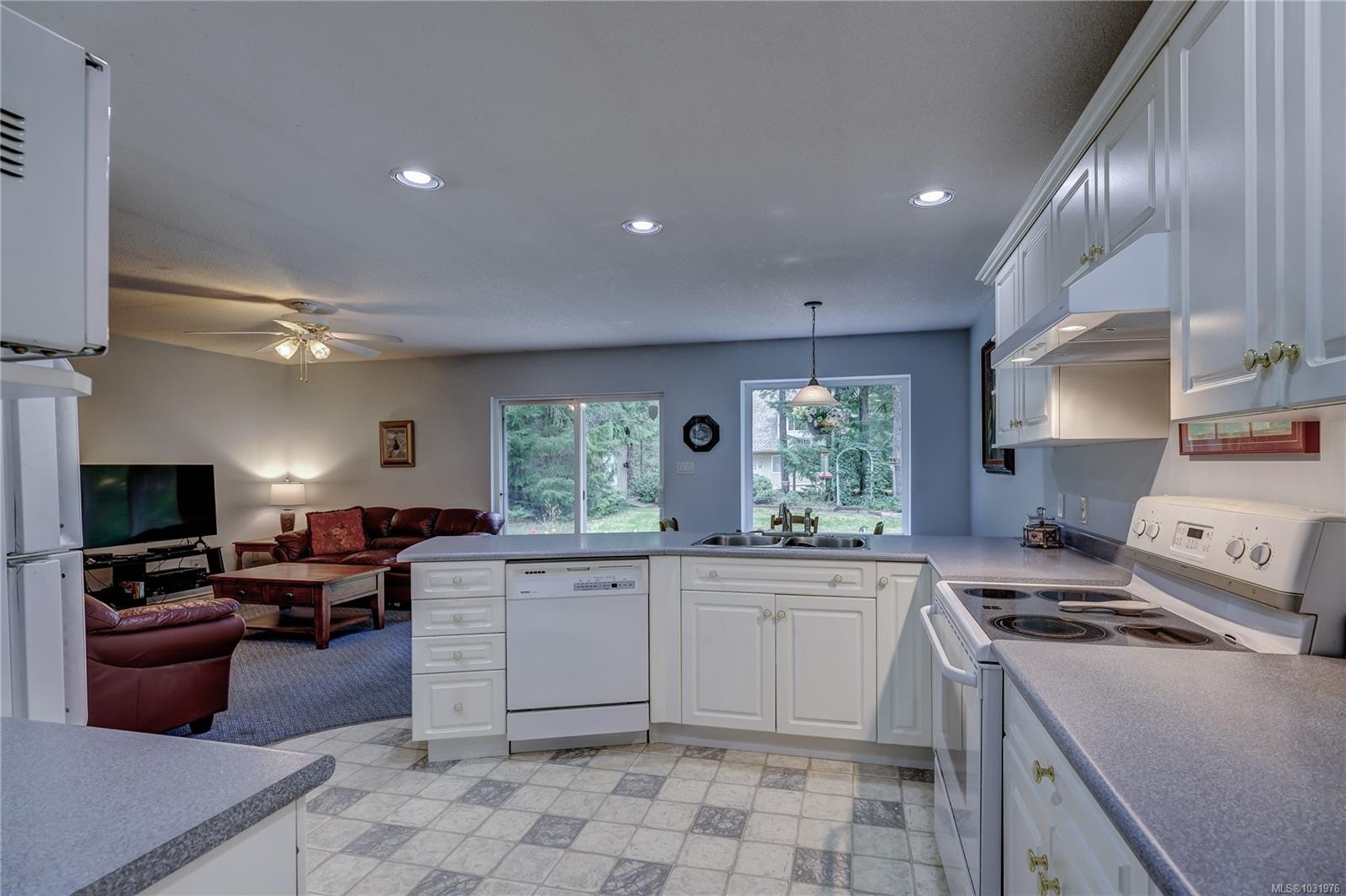 1377 Meadowood Way, Qualicum Beach, BC