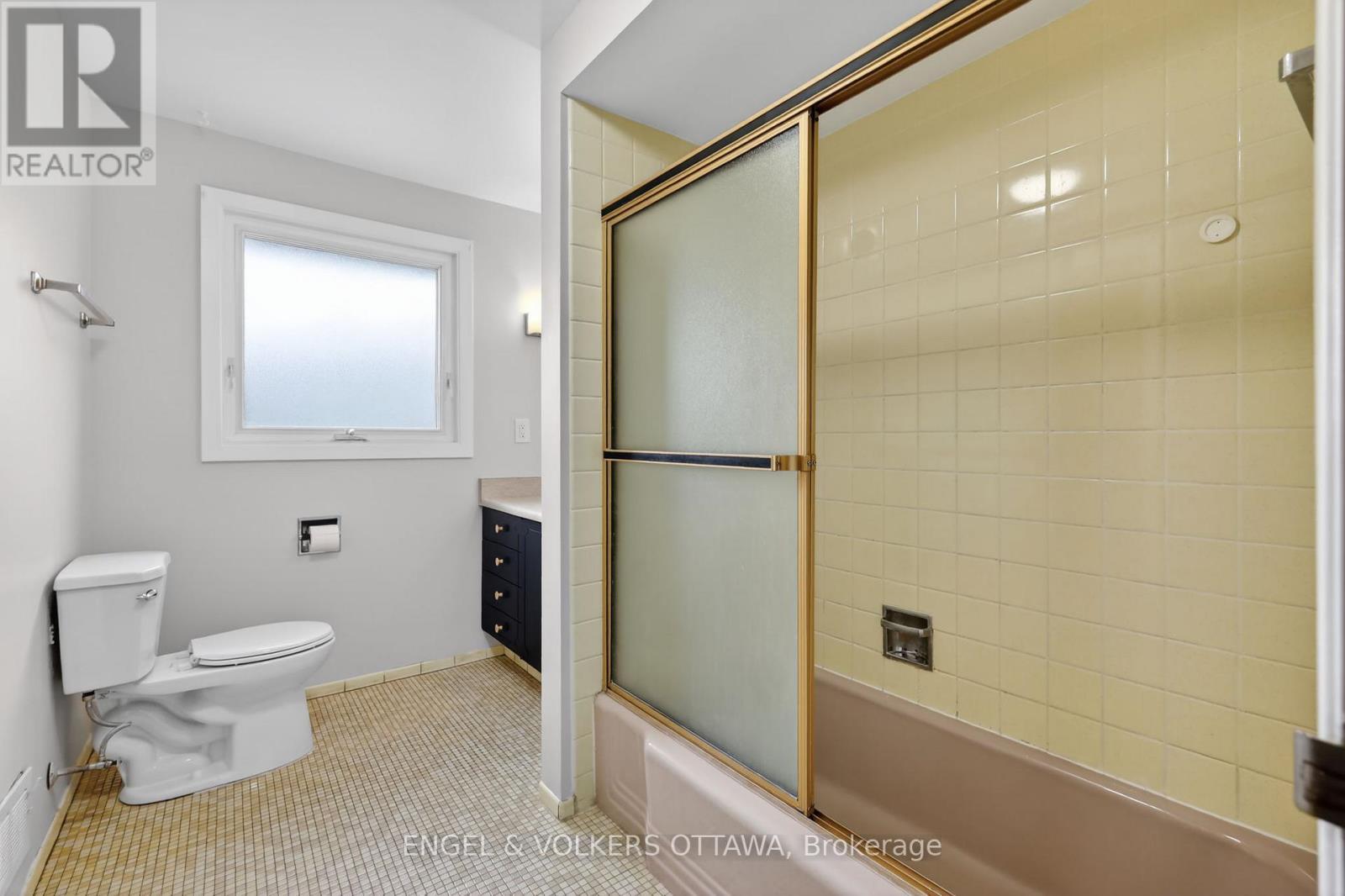 1795 Devlin Crescent, Ottawa, ON - Indoor Photo Showing Bathroom