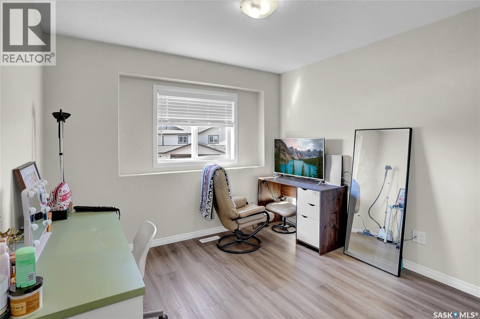 405 3826 Dewdney Avenue E, Regina, SK - Indoor Photo Showing Office