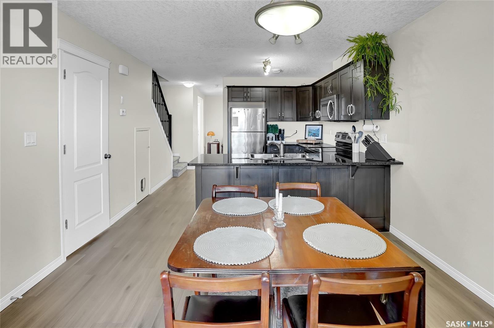 405 3826 Dewdney Avenue E, Regina, SK - Indoor Photo Showing Dining Room